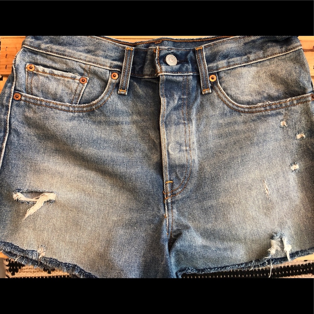 Levi’s High Rise Wedgie Jean Shorts Sz 30